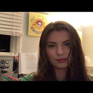 Meet your Posher, Kayla